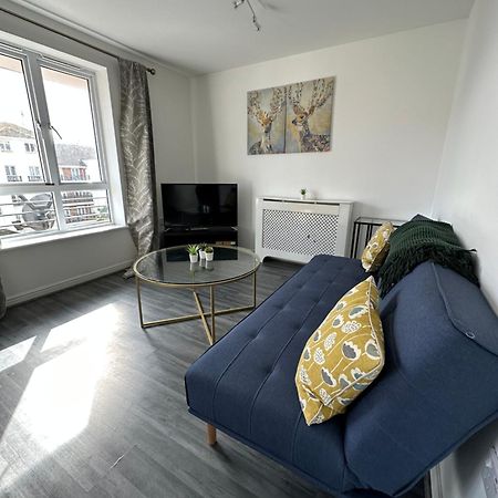 Suites By Rehoboth - Abbey Wood Station - London Zone 4 Bagian luar foto