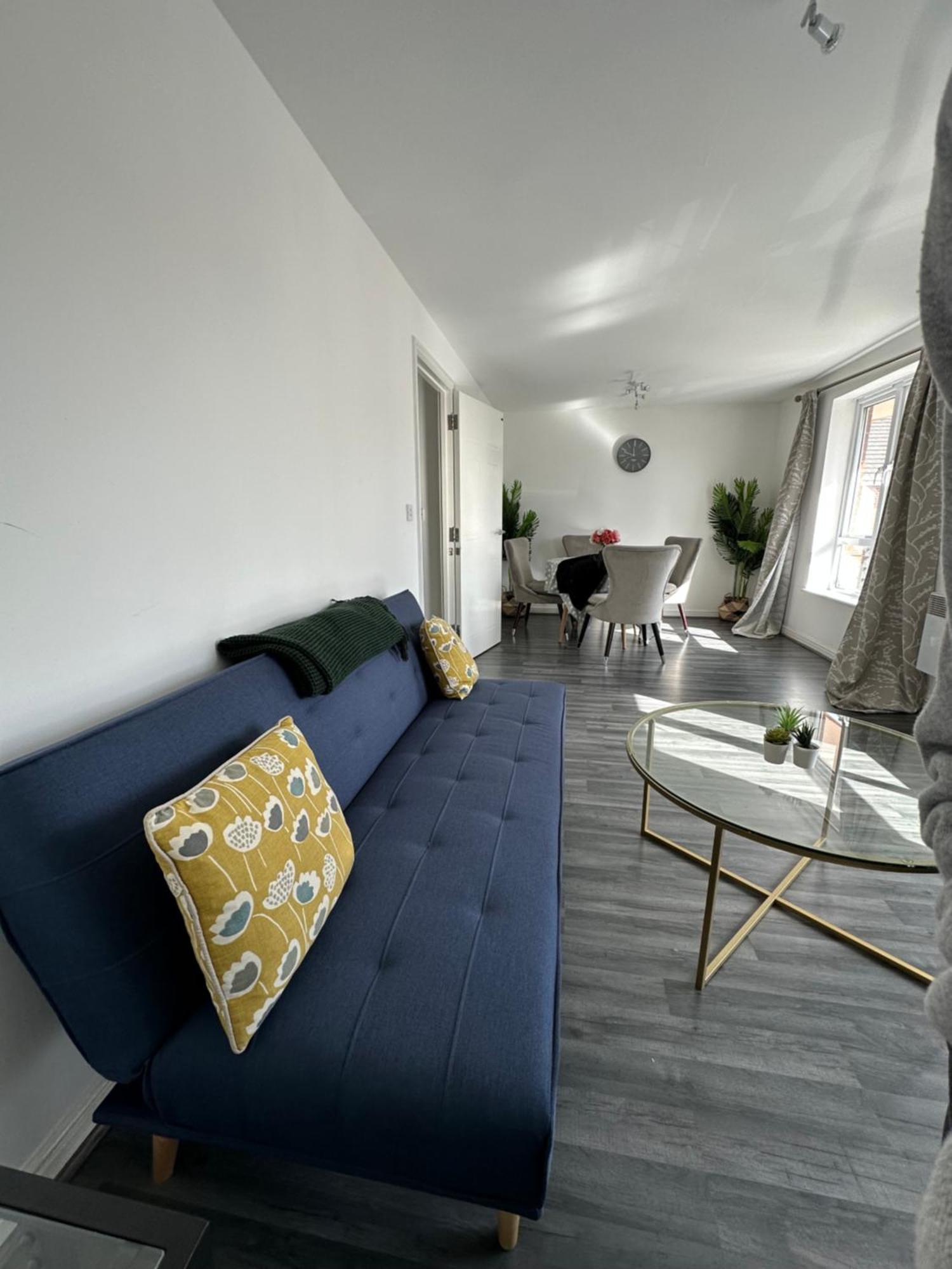 Suites By Rehoboth - Abbey Wood Station - London Zone 4 Bagian luar foto